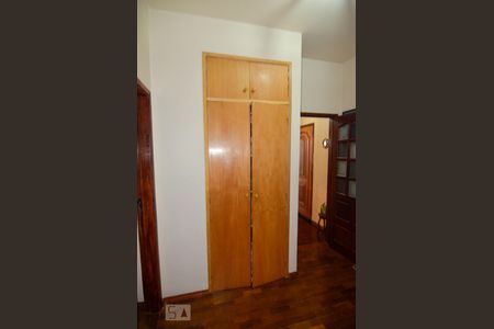 Apartamento à venda com 200m², 4 quartos e 2 vagas Apartamento à venda com 200m², 4 quartos e 2 vagasCorredor