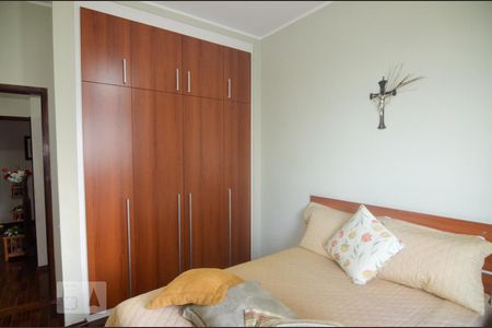 Apartamento à venda com 200m², 4 quartos e 2 vagas Apartamento à venda com 200m², 4 quartos e 2 vagasQuarto 4