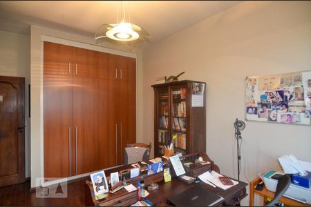 Apartamento à venda com 200m², 4 quartos e 2 vagas Apartamento à venda com 200m², 4 quartos e 2 vagasQuarto 3