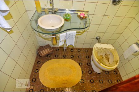 Apartamento à venda com 200m², 4 quartos e 2 vagas Apartamento à venda com 200m², 4 quartos e 2 vagasLavabo