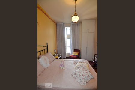 Apartamento à venda com 200m², 4 quartos e 2 vagas Apartamento à venda com 200m², 4 quartos e 2 vagasQuarto 2