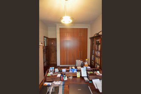 Apartamento à venda com 200m², 4 quartos e 2 vagas Apartamento à venda com 200m², 4 quartos e 2 vagasQuarto 3