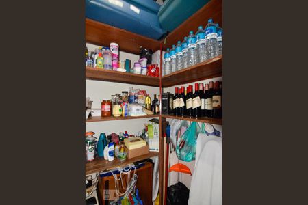 Apartamento à venda com 200m², 4 quartos e 2 vagas Apartamento à venda com 200m², 4 quartos e 2 vagasDespensa