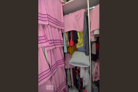 Apartamento à venda com 200m², 4 quartos e 2 vagas Apartamento à venda com 200m², 4 quartos e 2 vagasCloset do Quarto 2