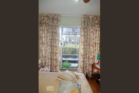 Apartamento à venda com 200m², 4 quartos e 2 vagas Apartamento à venda com 200m², 4 quartos e 2 vagasQuarto 4