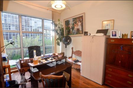 Apartamento à venda com 200m², 4 quartos e 2 vagas Apartamento à venda com 200m², 4 quartos e 2 vagasQuarto 3