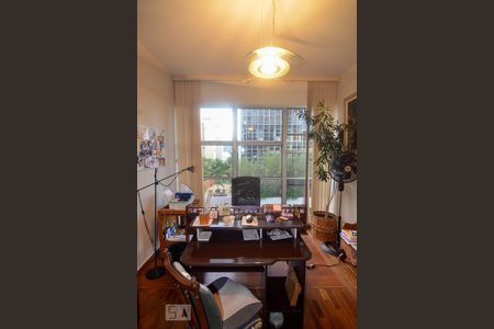 Apartamento à venda com 200m², 4 quartos e 2 vagas Apartamento à venda com 200m², 4 quartos e 2 vagasQuarto 3