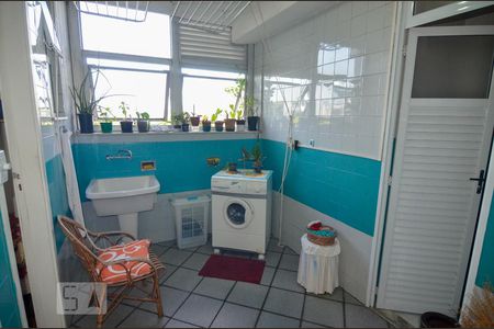 Apartamento à venda com 200m², 4 quartos e 2 vagas Apartamento à venda com 200m², 4 quartos e 2 vagasÁrea de Serviço