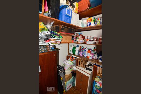 Apartamento à venda com 200m², 4 quartos e 2 vagas Apartamento à venda com 200m², 4 quartos e 2 vagasDespensa