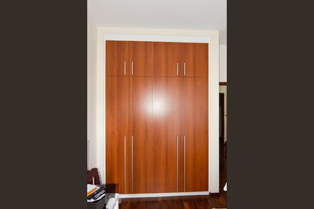 Apartamento à venda com 200m², 4 quartos e 2 vagas Apartamento à venda com 200m², 4 quartos e 2 vagasQuarto 1