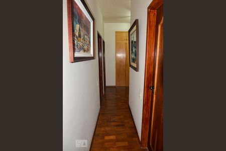 Apartamento à venda com 200m², 4 quartos e 2 vagas Apartamento à venda com 200m², 4 quartos e 2 vagasCorredor