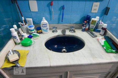 Apartamento à venda com 200m², 4 quartos e 2 vagas Apartamento à venda com 200m², 4 quartos e 2 vagasBanheiro