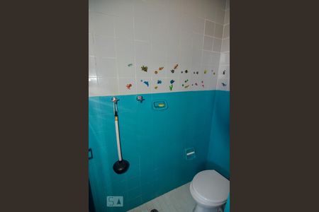 Apartamento à venda com 200m², 4 quartos e 2 vagas Apartamento à venda com 200m², 4 quartos e 2 vagasBanheiro de Serviço