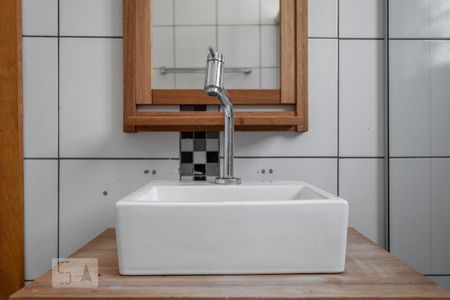 Apartamento para alugar com 72m², 2 quartos e sem vaga Apartamento para alugar com 72m², 2 quartos e sem vagaBanheiro