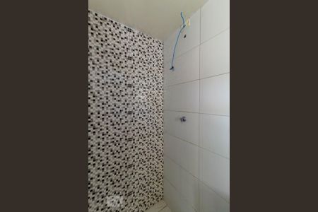Banheiro de kitnet/studio para alugar com 1 quarto, 30m² em Água Santa, Rio de Janeiro