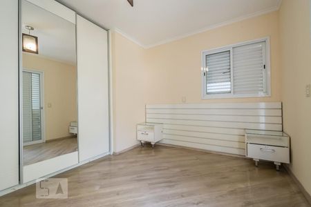 Casa de condomínio à venda com 168m², 3 quartos e 2 vagasSuíte