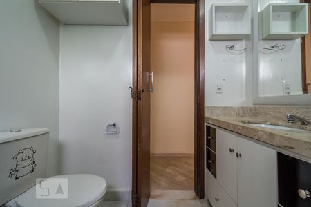 Casa de condomínio à venda com 168m², 3 quartos e 2 vagasBanheiro Suíte