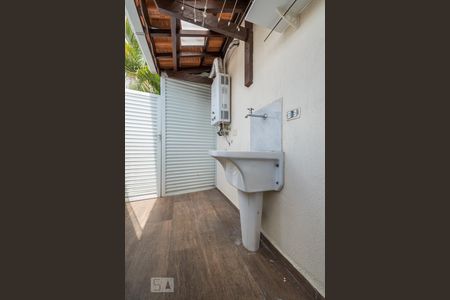 Casa de condomínio à venda com 168m², 3 quartos e 2 vagasÁrea de Serviço