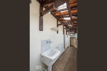 Casa de condomínio à venda com 168m², 3 quartos e 2 vagasÁrea de Serviço