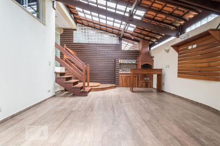 Casa de condomínio à venda com 168m², 3 quartos e 2 vagasQuintal