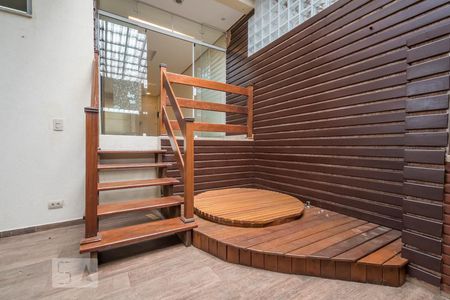 Casa de condomínio à venda com 168m², 3 quartos e 2 vagasQuintal