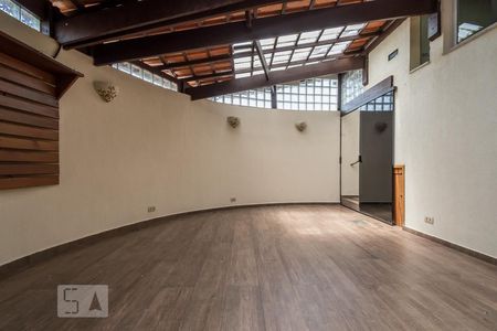 Casa de condomínio à venda com 168m², 3 quartos e 2 vagasQuintal