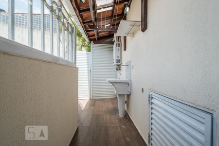 Casa de condomínio à venda com 168m², 3 quartos e 2 vagasÁrea de Serviço