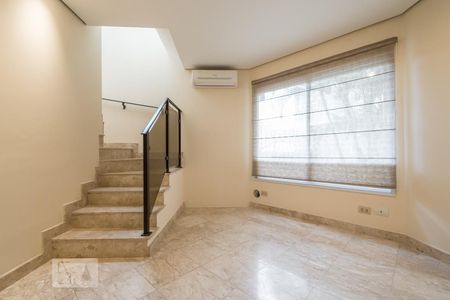 Sala de casa de condomínio à venda com 3 quartos, 168m² em Jardim Taquaral, São Paulo