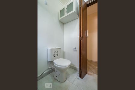 Casa de condomínio à venda com 168m², 3 quartos e 2 vagasBanheiro Suíte