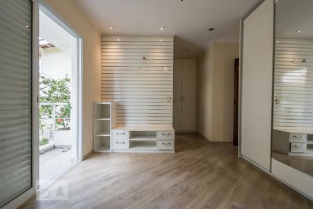 Casa de condomínio à venda com 168m², 3 quartos e 2 vagasSuíte Suíte