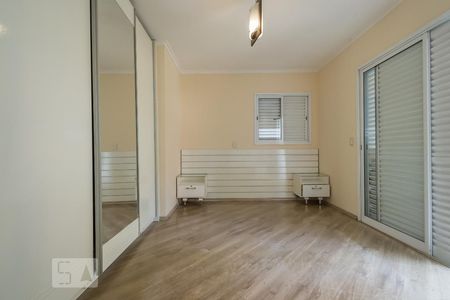 Casa de condomínio à venda com 168m², 3 quartos e 2 vagasSuíte