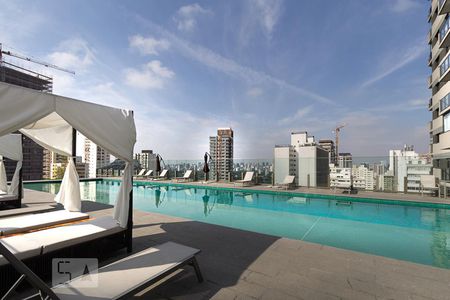 Studio para alugar com 32m², 1 quarto e 1 vaga Studio para alugar com 32m², 1 quarto e 1 vagaÁrea comum - Piscina