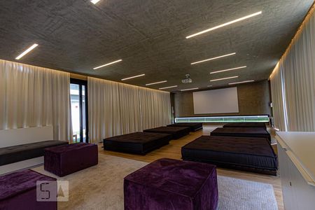 Studio para alugar com 32m², 1 quarto e 1 vaga Studio para alugar com 32m², 1 quarto e 1 vagaCinema