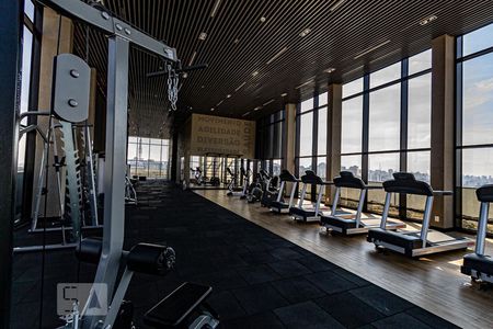 Studio para alugar com 32m², 1 quarto e 1 vaga Studio para alugar com 32m², 1 quarto e 1 vagaÁrea comum - Academia