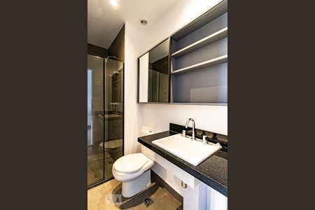 Studio para alugar com 32m², 1 quarto e 1 vaga Studio para alugar com 32m², 1 quarto e 1 vagaBanheiro