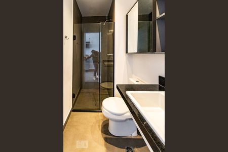 Studio para alugar com 32m², 1 quarto e 1 vaga Studio para alugar com 32m², 1 quarto e 1 vagaBanheiro