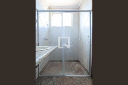 Apartamento à venda com 250m², 4 quartos e 1 vagaBanheiro da suíte 2