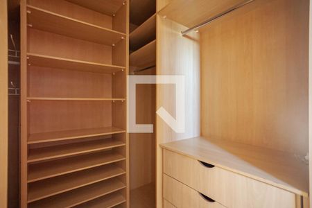 Apartamento à venda com 250m², 4 quartos e 1 vagaCloset da suíte 3 