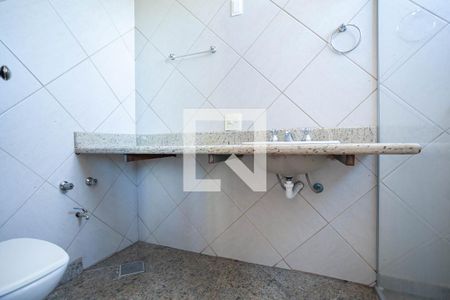 Apartamento à venda com 250m², 4 quartos e 1 vagaBanheiro da suíte 2