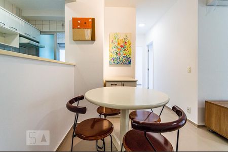 Sala de apartamento para alugar com 2 quartos, 74m² em Bela Vista, São Paulo