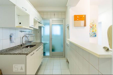 Apartamento para alugar com 74m², 2 quartos e 1 vaga Apartamento para alugar com 74m², 2 quartos e 1 vagaCozinha