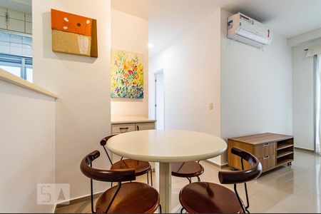 Sala de apartamento para alugar com 2 quartos, 74m² em Bela Vista, São Paulo