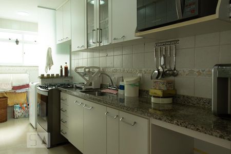 Apartamento para alugar com 74m², 2 quartos e 1 vagaCozinha 