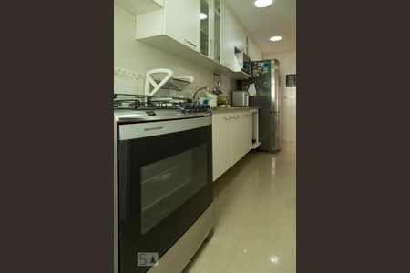 Apartamento para alugar com 74m², 2 quartos e 1 vagaCozinha 