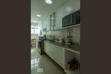 Apartamento para alugar com 74m², 2 quartos e 1 vagaCozinha 