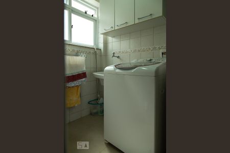 Apartamento para alugar com 74m², 2 quartos e 1 vagaÁrea de Serviço