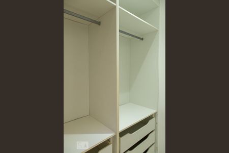 Apartamento para alugar com 74m², 2 quartos e 1 vagaCloset 