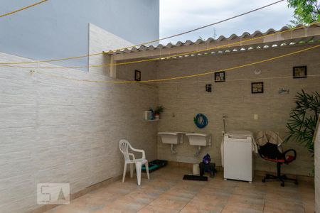 Casa à venda com 210m², 3 quartos e 2 vagasÁrea de Serviço