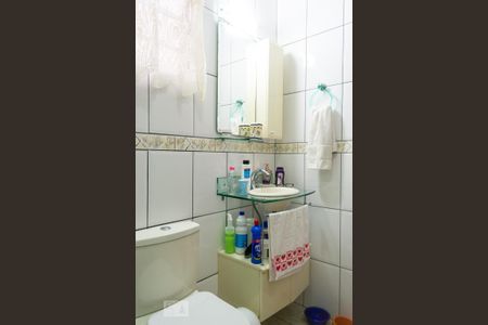 Casa à venda com 210m², 3 quartos e 2 vagasBanheiro 2