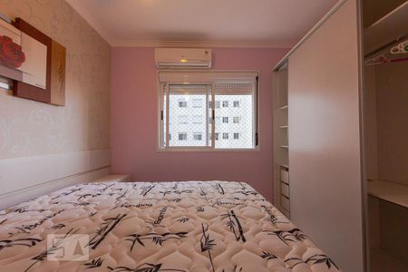 Suíte de apartamento à venda com 3 quartos, 80m² em Vila Ipiranga, Porto Alegre